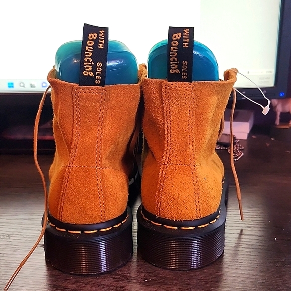 Yellow suede Doc Martens - Picture 4 of 8